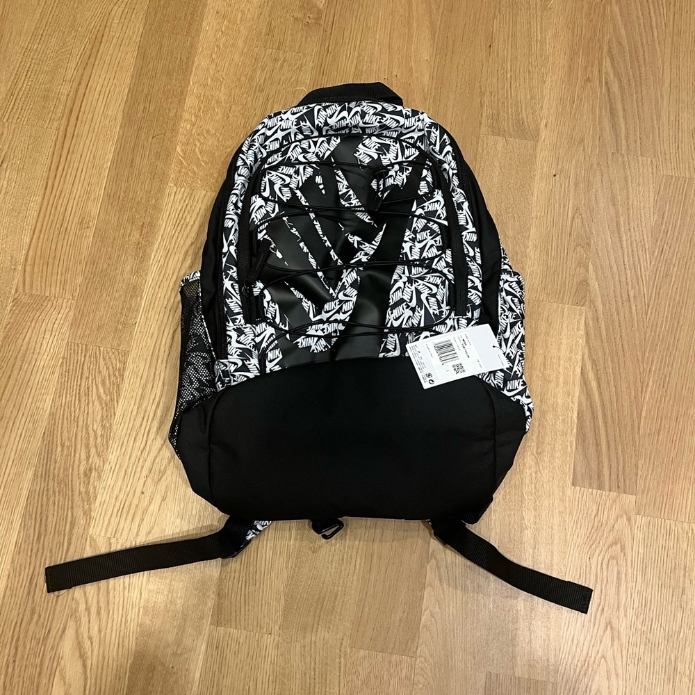 Nike Black & White Patterned Hayward Backpack - Picture 6 of 11